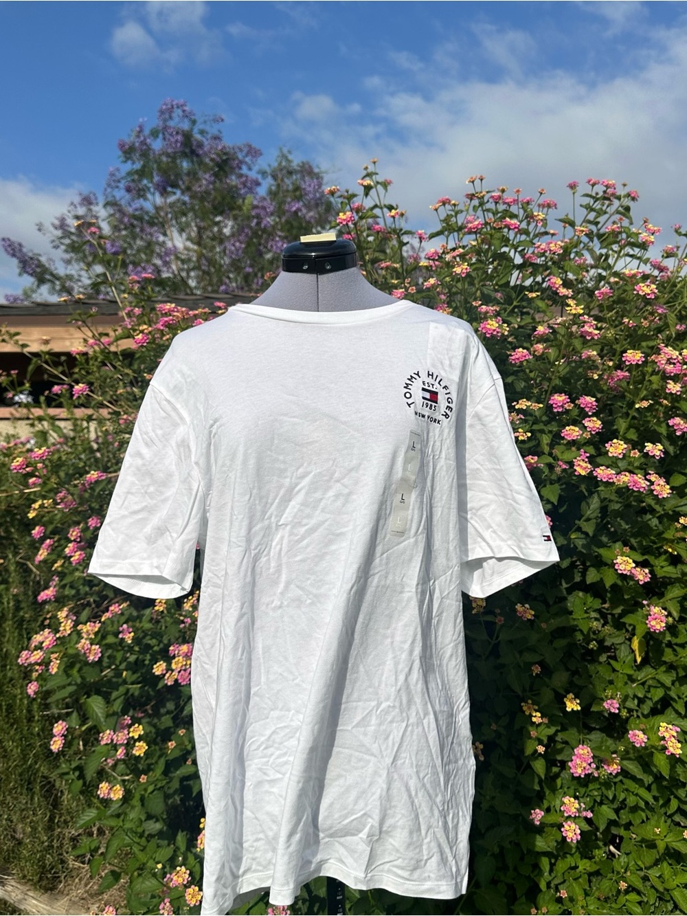 Brand New with Tags Tommy Hilfiger White Short Sleeve Logo Tee Size Large